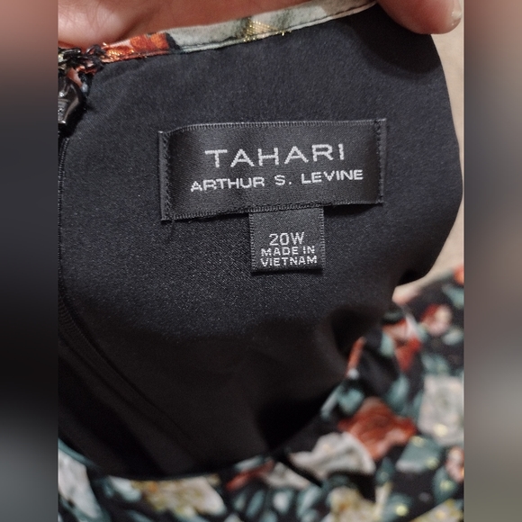 Tahari 20W Women's dress - Picture 6 of 7